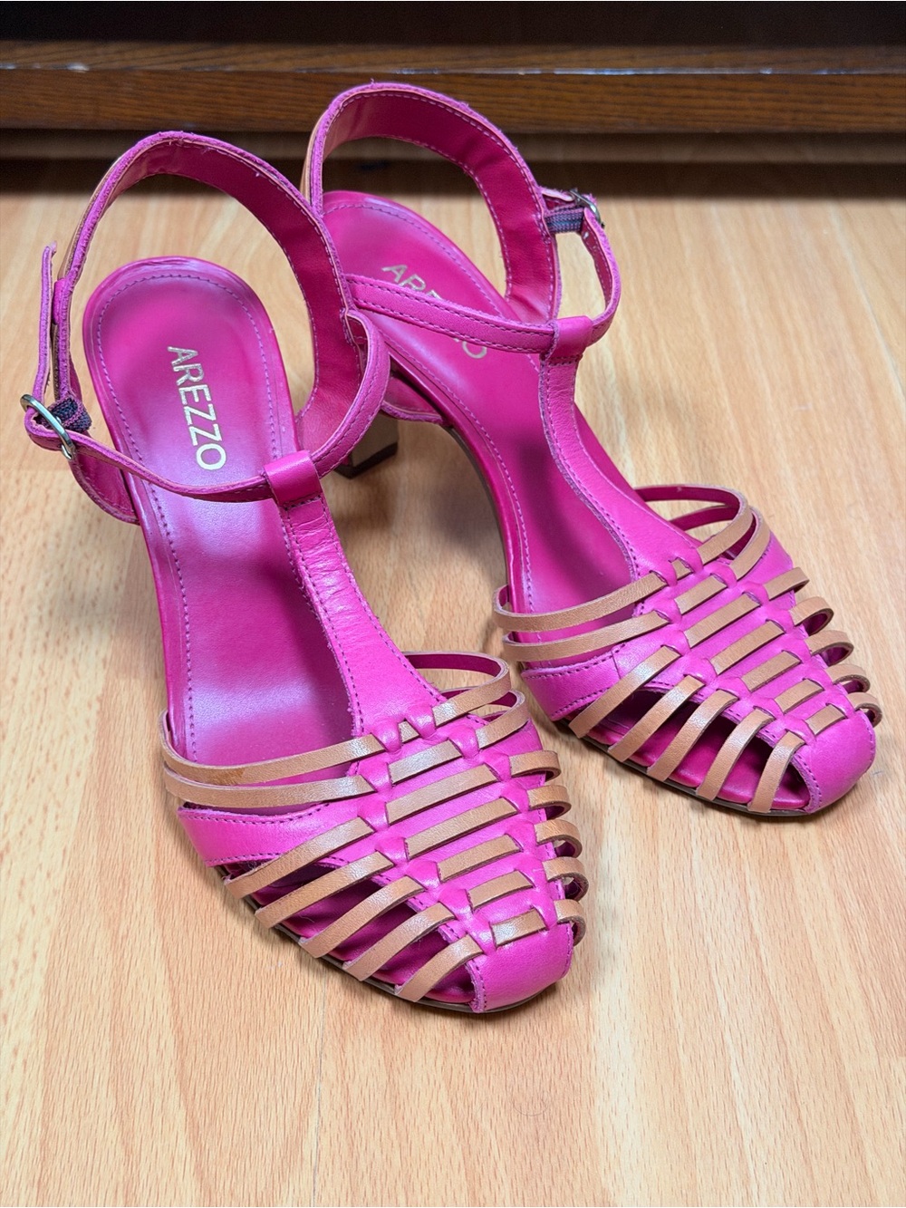 Arezzo Women's Maia T-Strap Colorful Sandal Brazilian Leather, Size 7.5